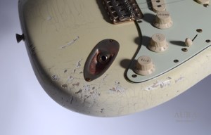 AURA Relic Fender Stratocaster