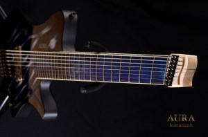 Headless Guitar Aura 8 Root multiscale