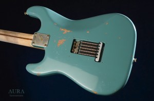 AURA Relic Stratocaster Refinish Daphne Blue