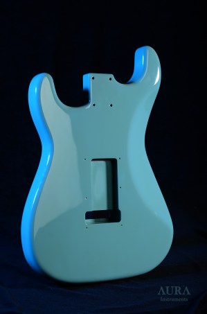 AURA Relic Stratocaster Refinish Daphne Blue