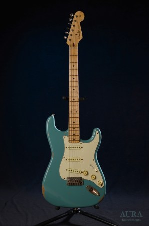 AURA Relic Stratocaster Refinish Daphne Blue