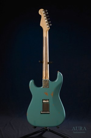 AURA Relic Stratocaster Refinish Daphne Blue